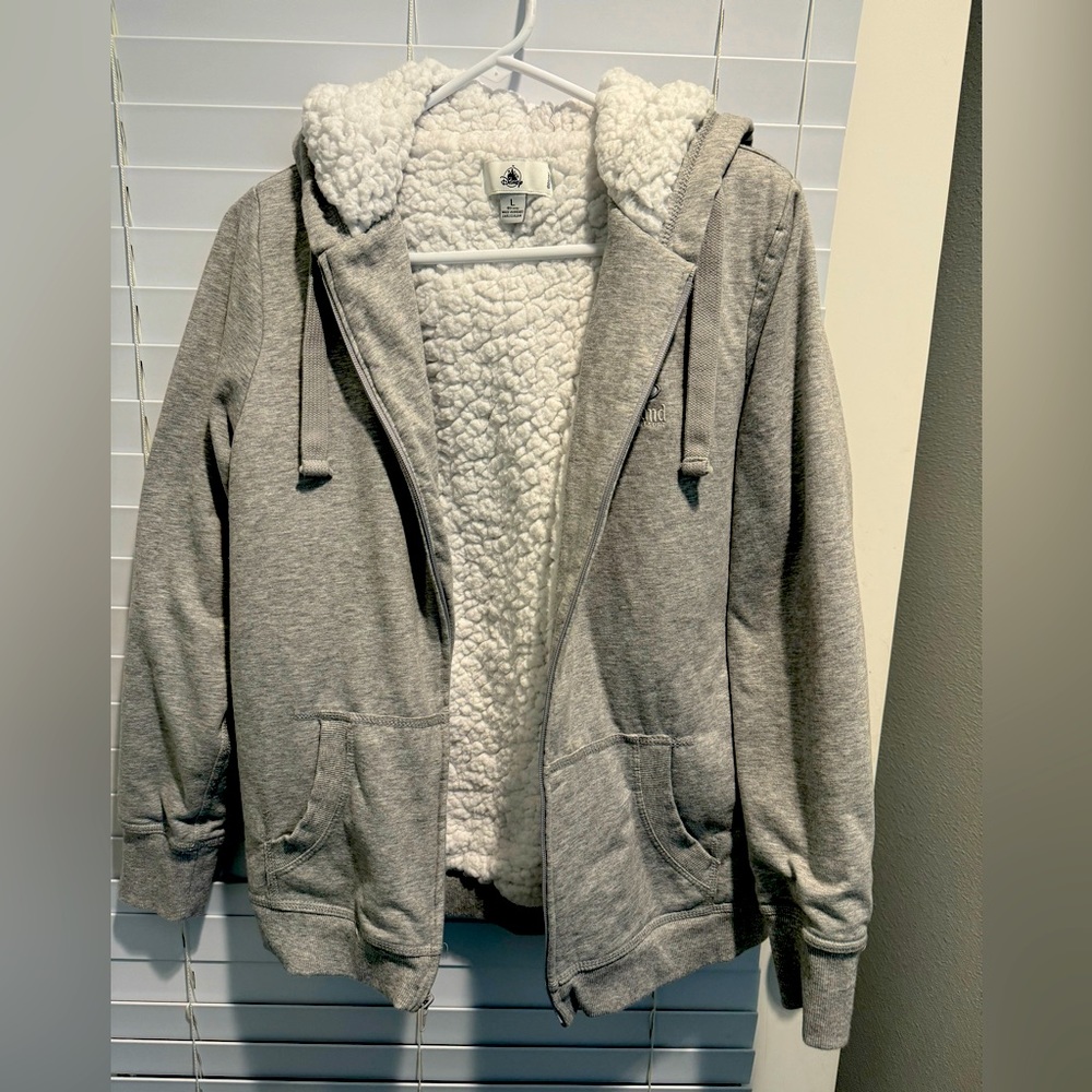 Women’s zip up sweatshirt